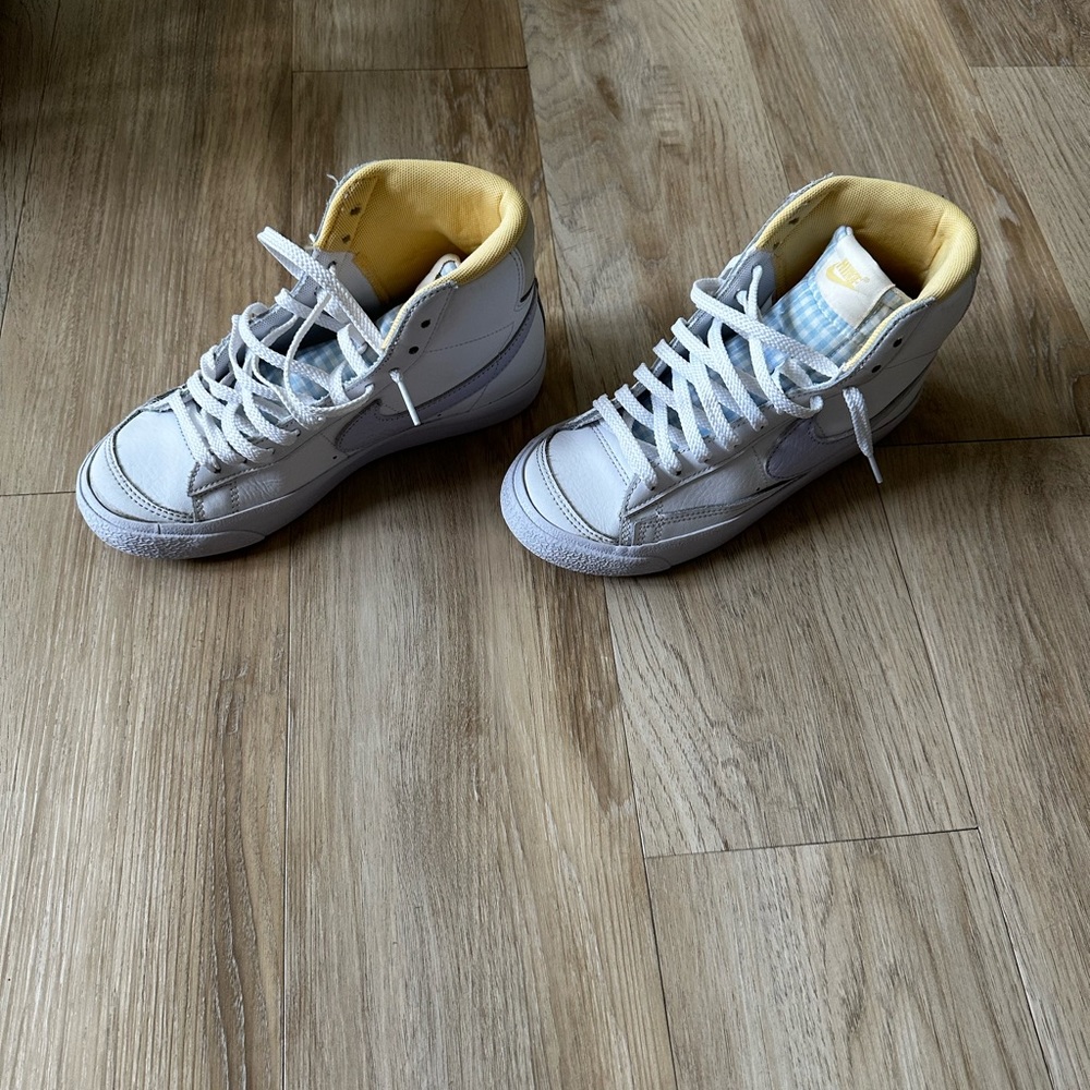 Nike Blazer high top. White with lilac swoosh. Yellow details